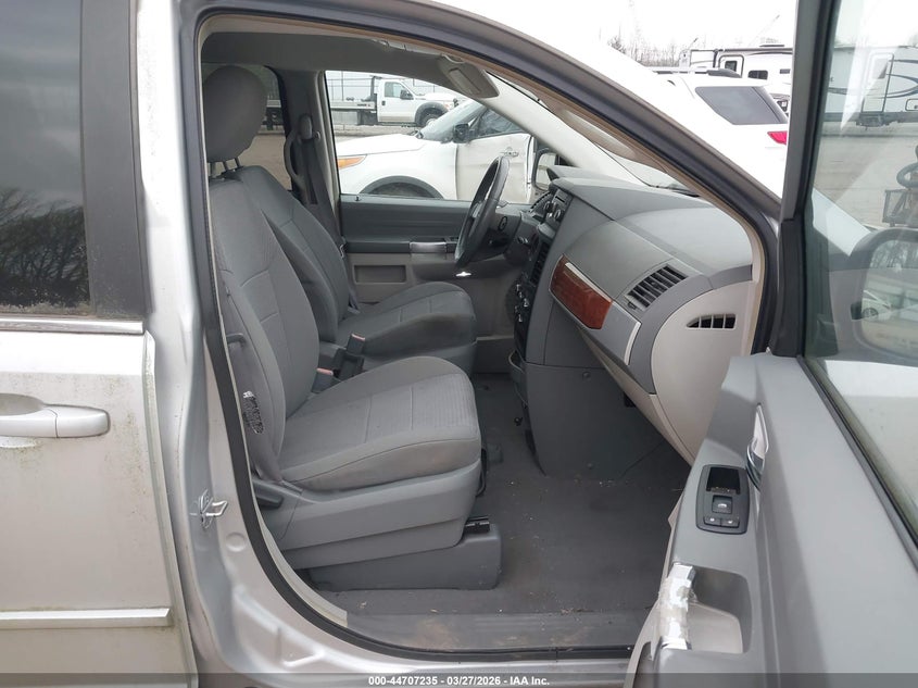 2008 Chrysler Town & Country Touring