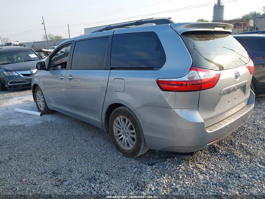 2017 Toyota Sienna Xle Premium 8 Passenger