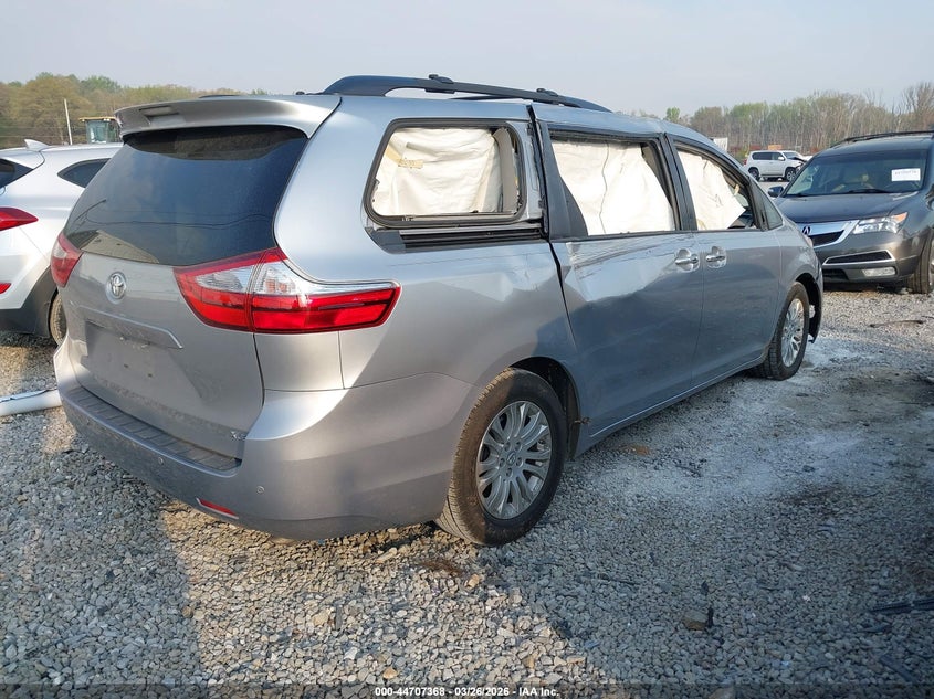 2017 Toyota Sienna Xle Premium 8 Passenger