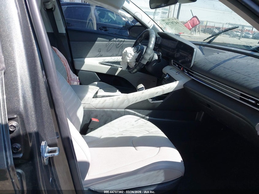 2024 Hyundai Elantra Hybrid Limited