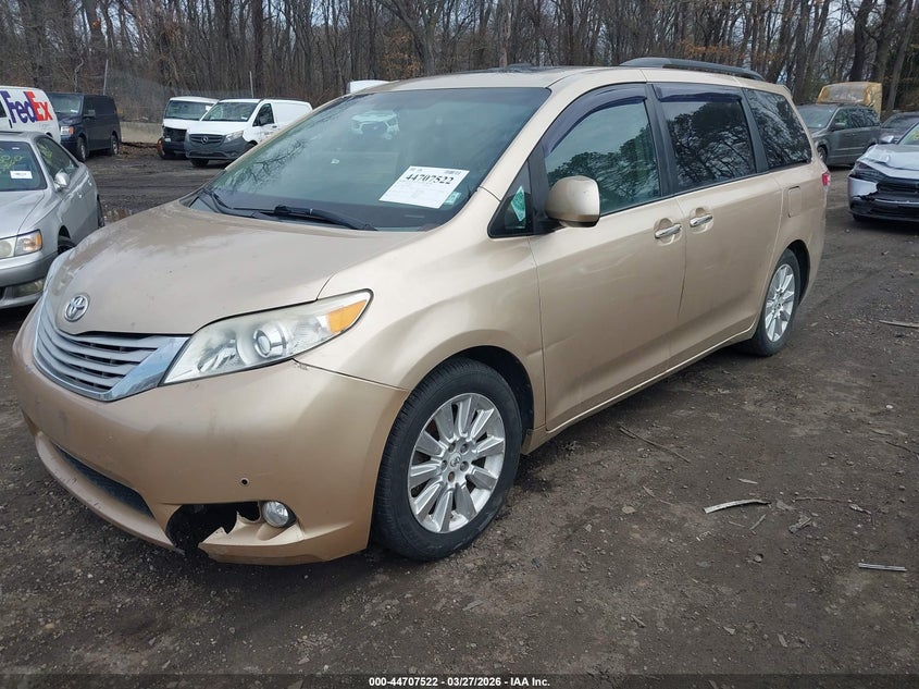 2011 Toyota Sienna Limited V6