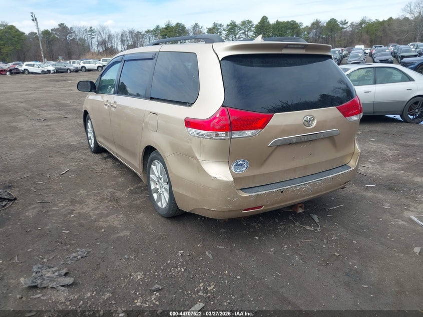 2011 Toyota Sienna Limited V6