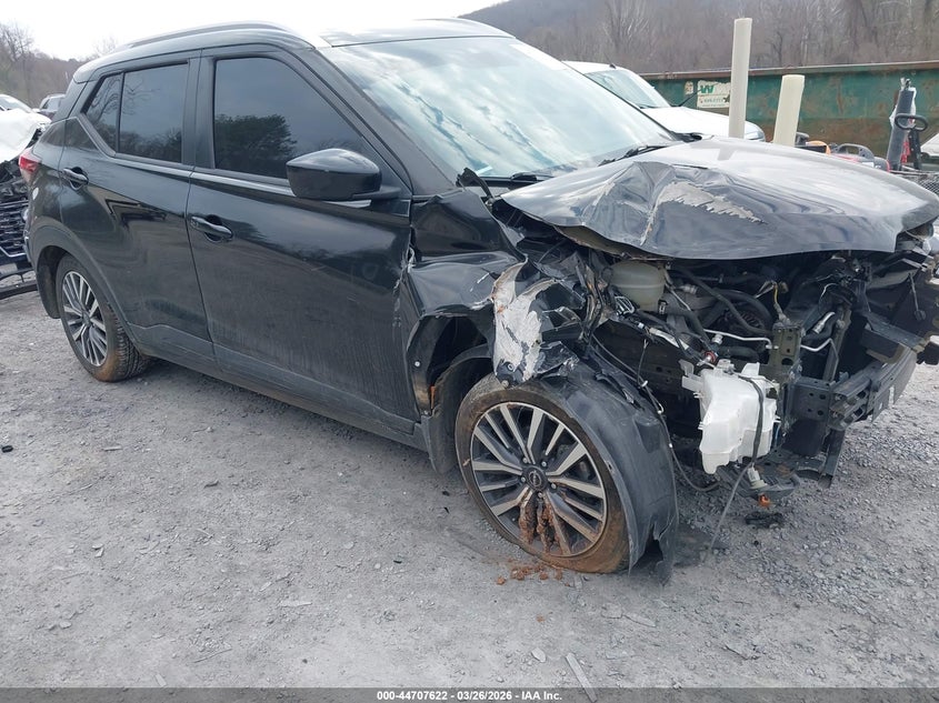 2022 Nissan Kicks Sv Xtronic Cvt