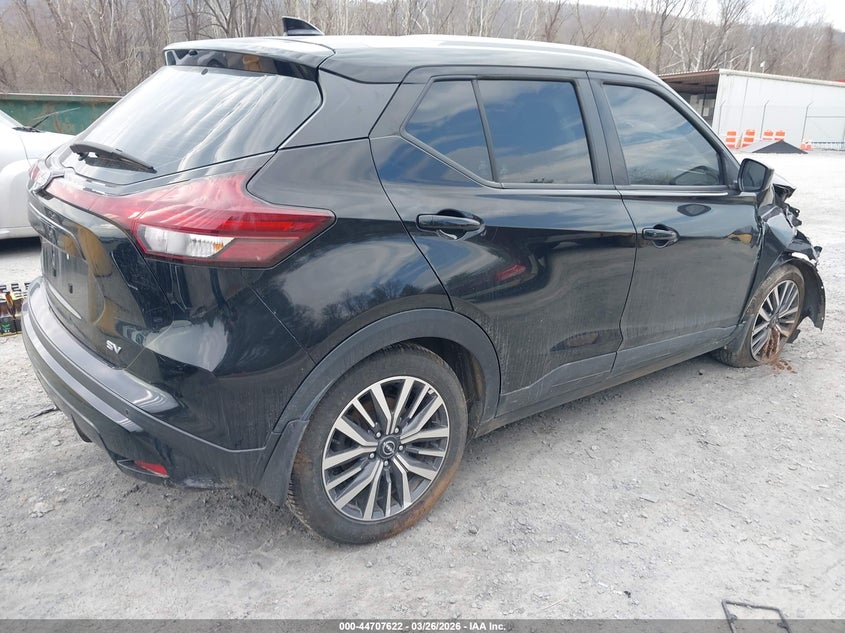 2022 Nissan Kicks Sv Xtronic Cvt