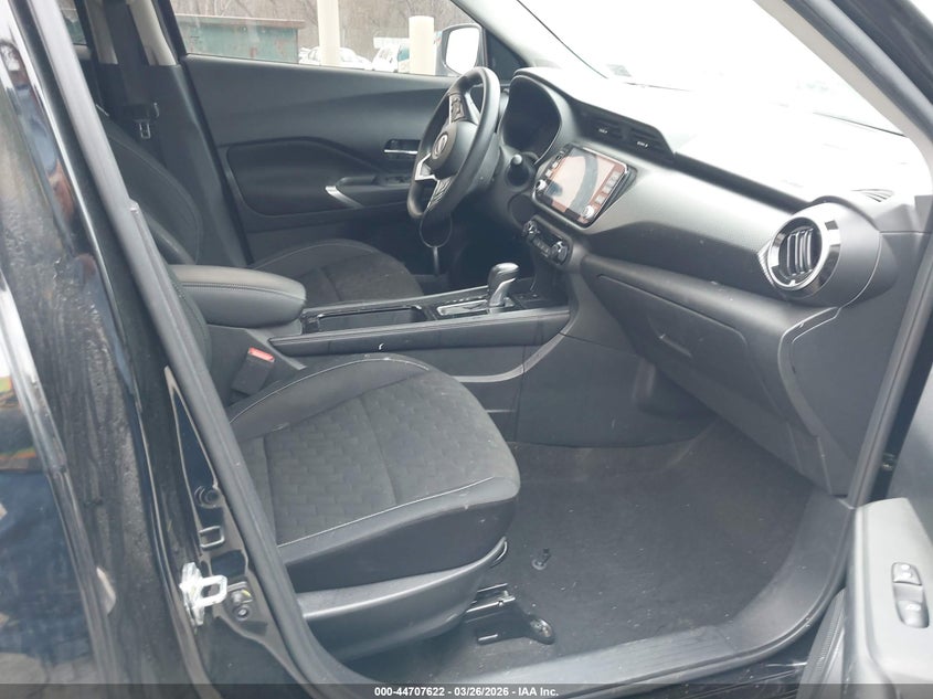 2022 Nissan Kicks Sv Xtronic Cvt