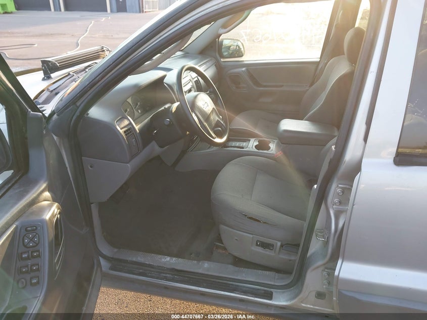 2004 Jeep Grand Cherokee Laredo