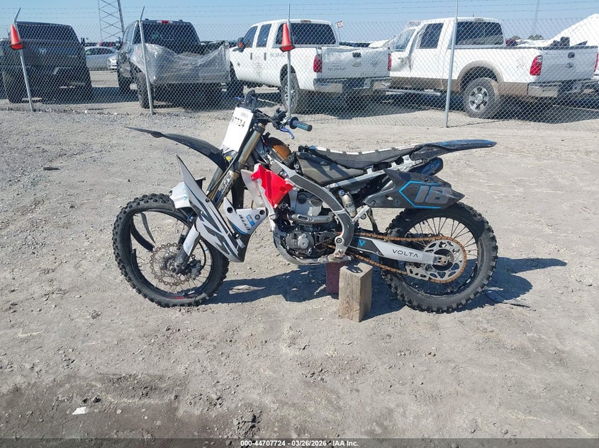 2017 Yamaha Yz250 F VIN: JYACG39C6HA005048 Lot: 44707724