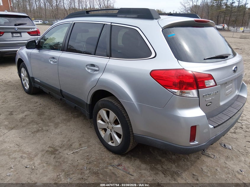 4S4BRBGC4C3247806 2012 Subaru Outback 2.5 2.5I Premium silver