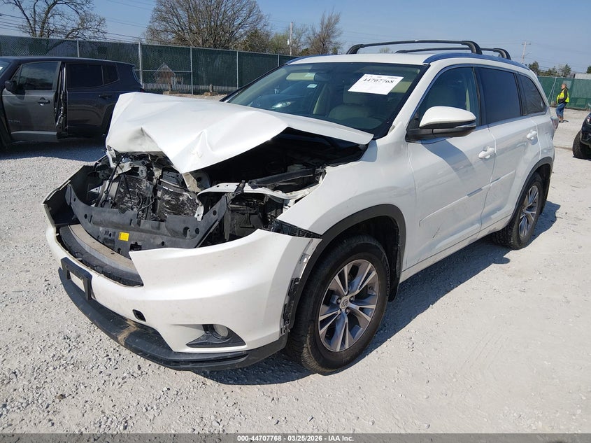 2015 TOYOTA HIGHLANDER auction photo 2