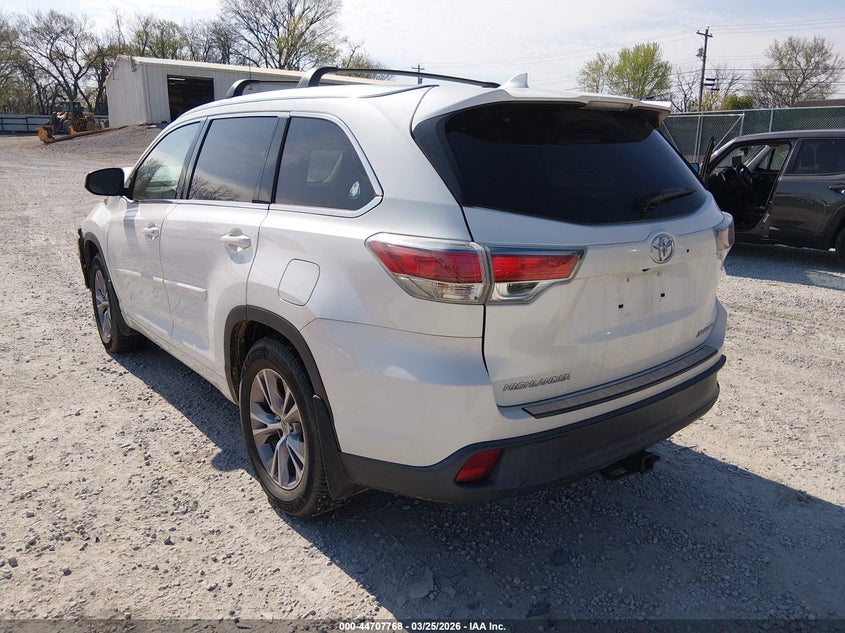 2015 TOYOTA HIGHLANDER auction photo 3