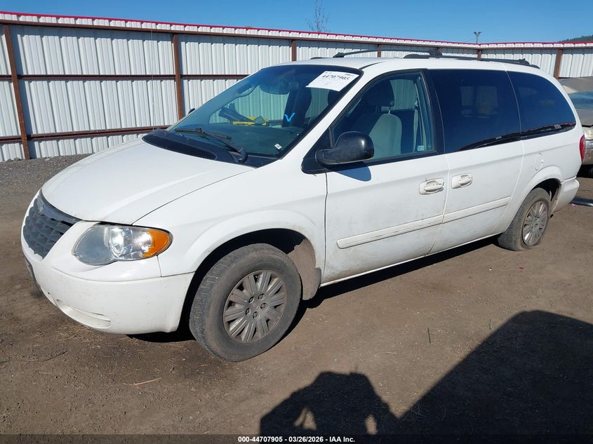 2006 Chrysler Town & Country Lx