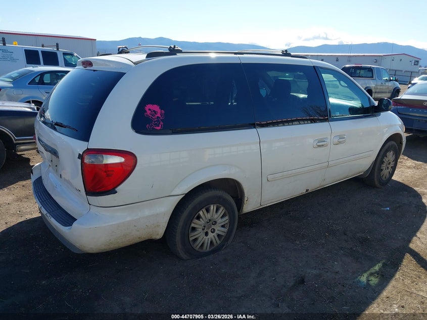 2006 Chrysler Town & Country Lx