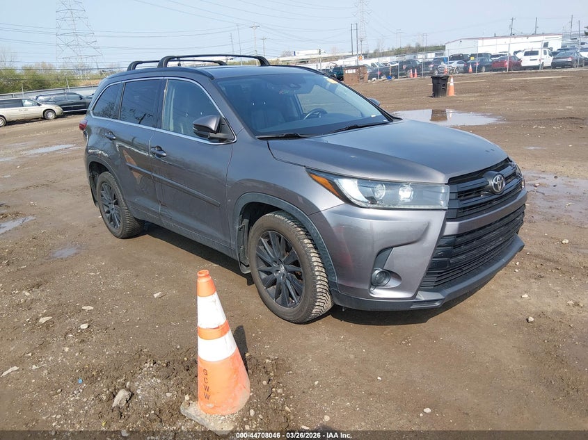 2019 Toyota Highlander Se
