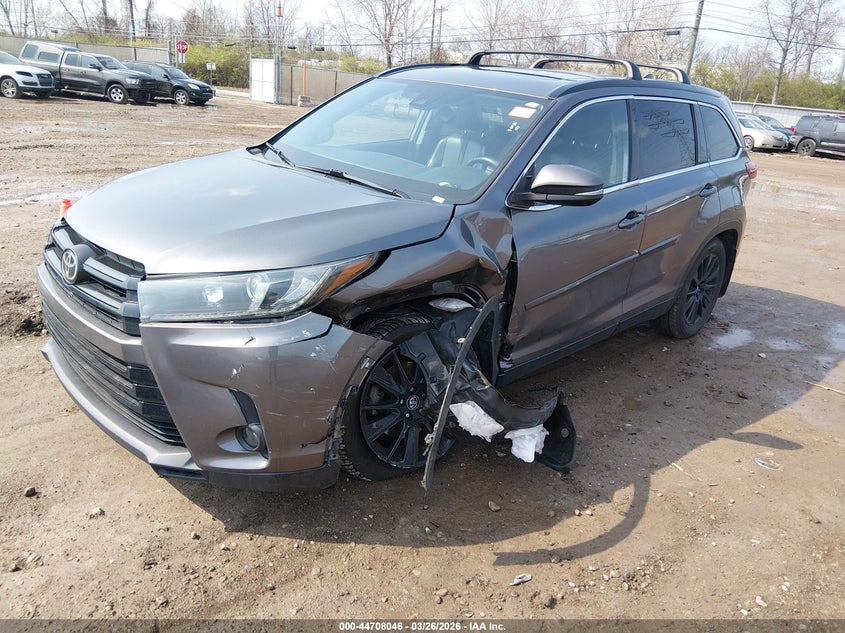 2019 Toyota Highlander Se