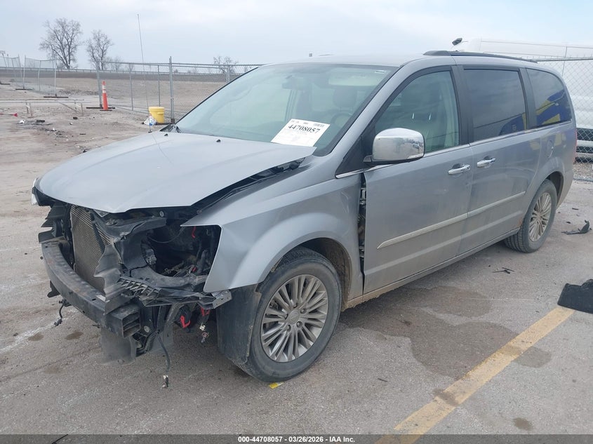 2015 Chrysler Town & Country Touring-L