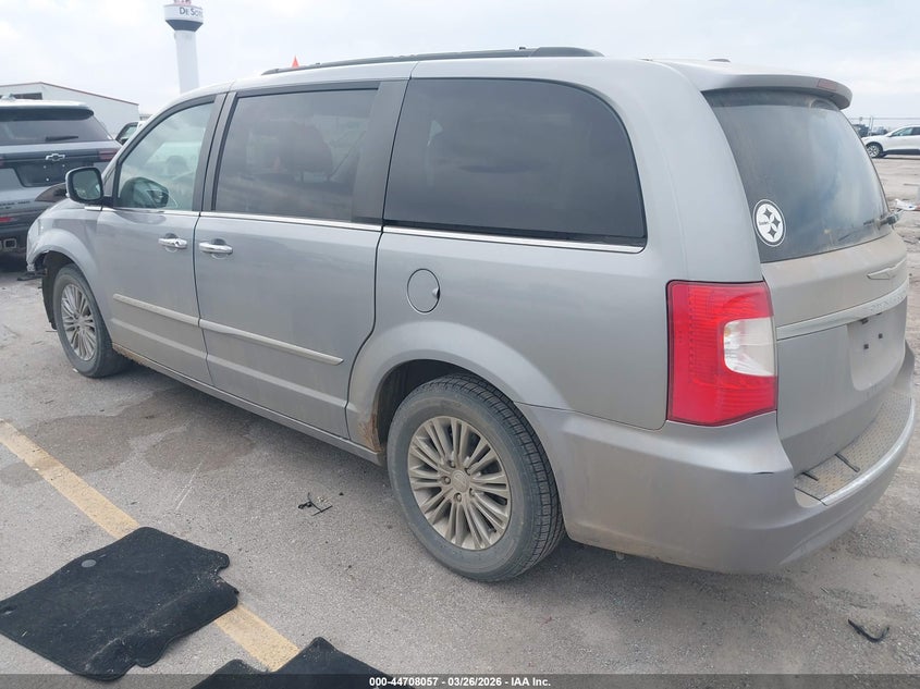 2015 Chrysler Town & Country Touring-L