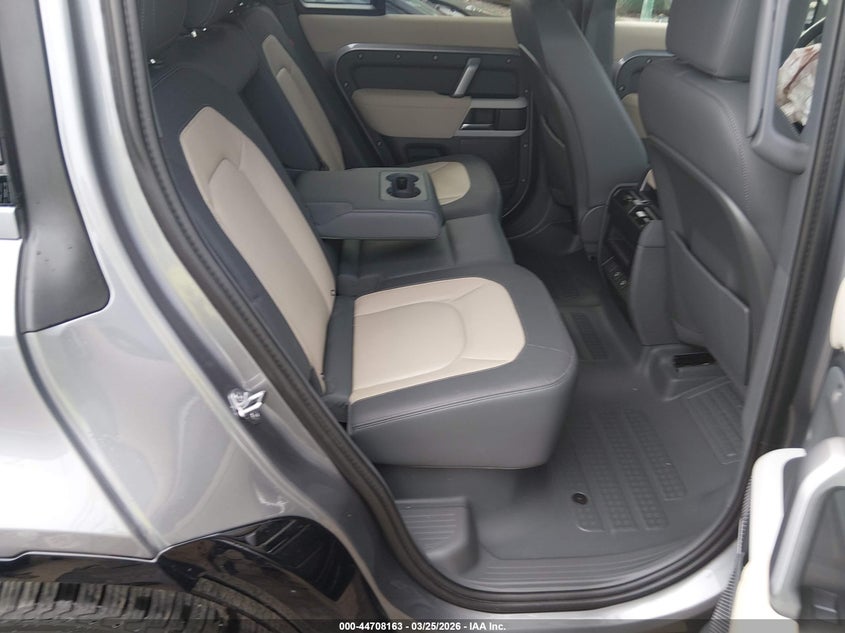 2023 Land Rover Defender 110 X-Dynamic Se VIN: SALE27EU9P2114686 Lot: 44708163