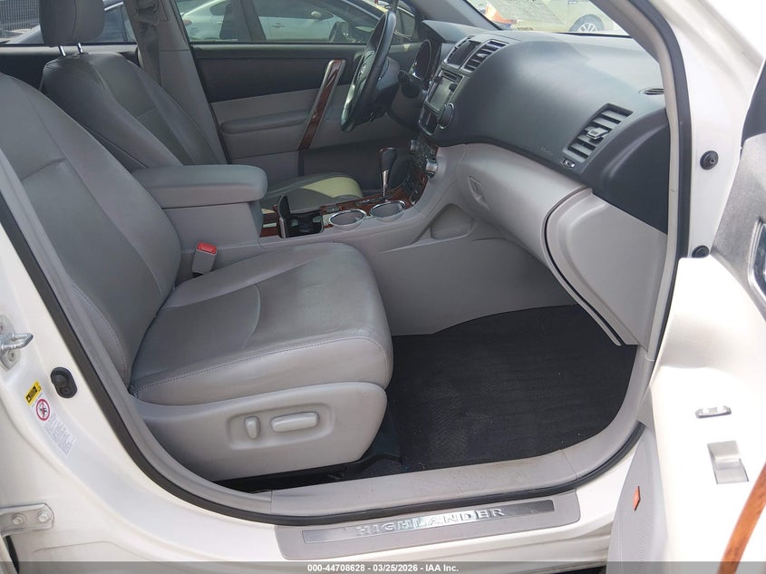 2013 Toyota Highlander Limited V6