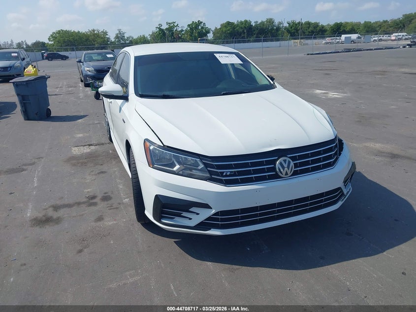 2017 Volkswagen Passat 1.8T R-Line