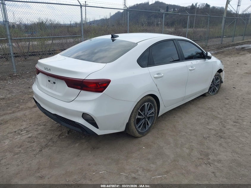 2023 Kia Forte Lxs