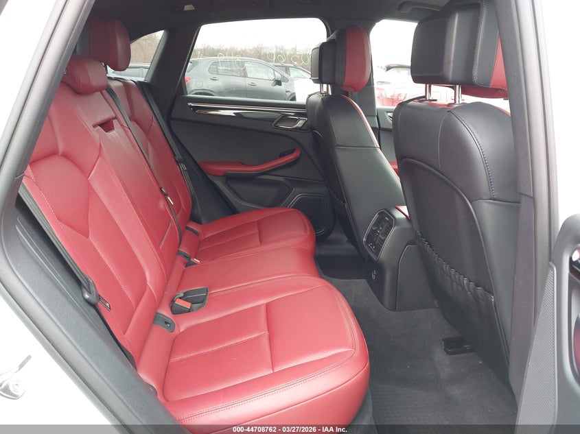 2023 PORSCHE MACAN auction photo 8