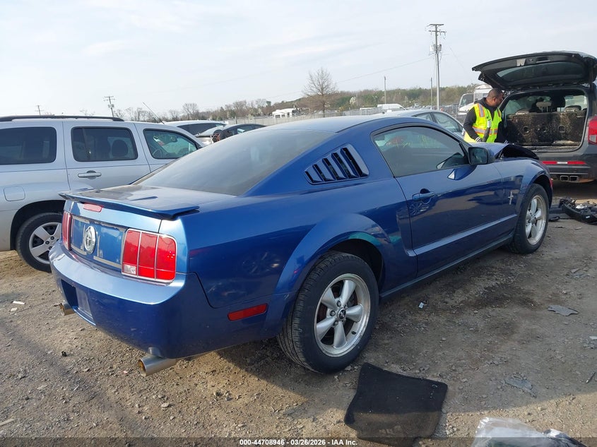 2007 Ford Mustang V6 Deluxe/V6 Premium