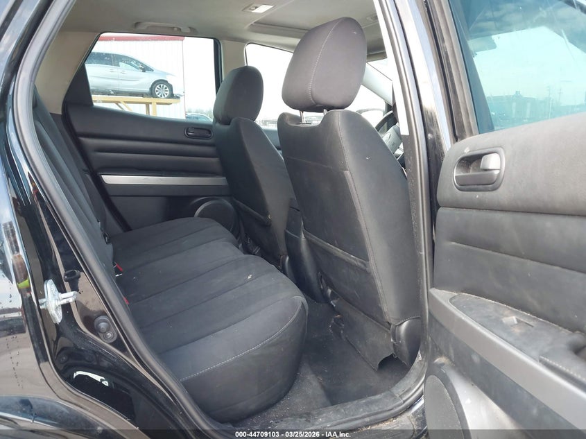 2011 Mazda Cx-7 I Sport VIN: JM3ER2B55B0402199 Lot: 44709103