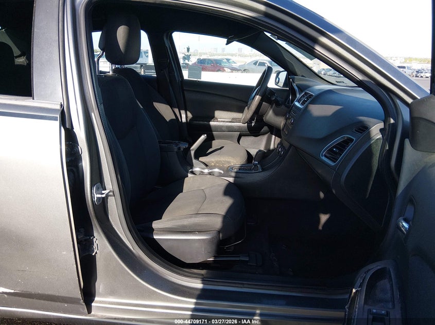 1C3CDZAB3CN185677 2012 Dodge Avenger 2.4 Se grey
