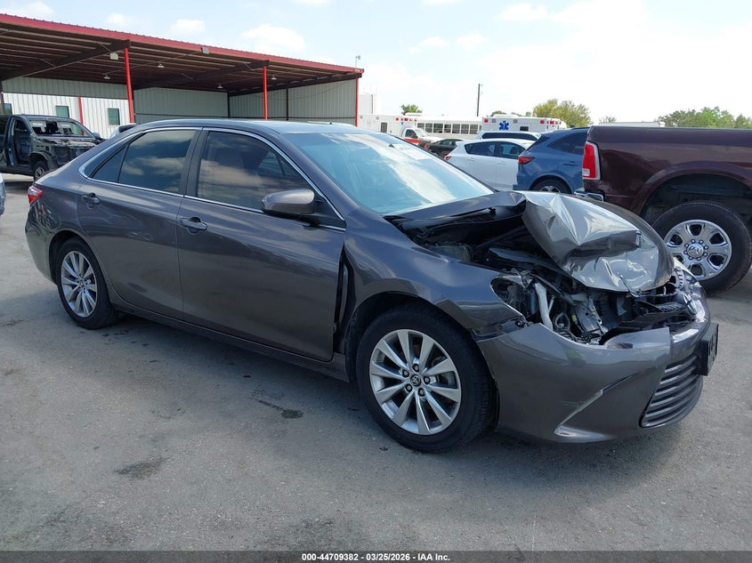 2015 TOYOTA CAMRY XLE