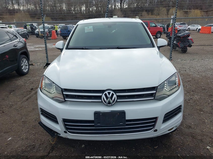 2013 Volkswagen Touareg Tdi Executive VIN: WVGEP9BP5DD006015 Lot: 44709390