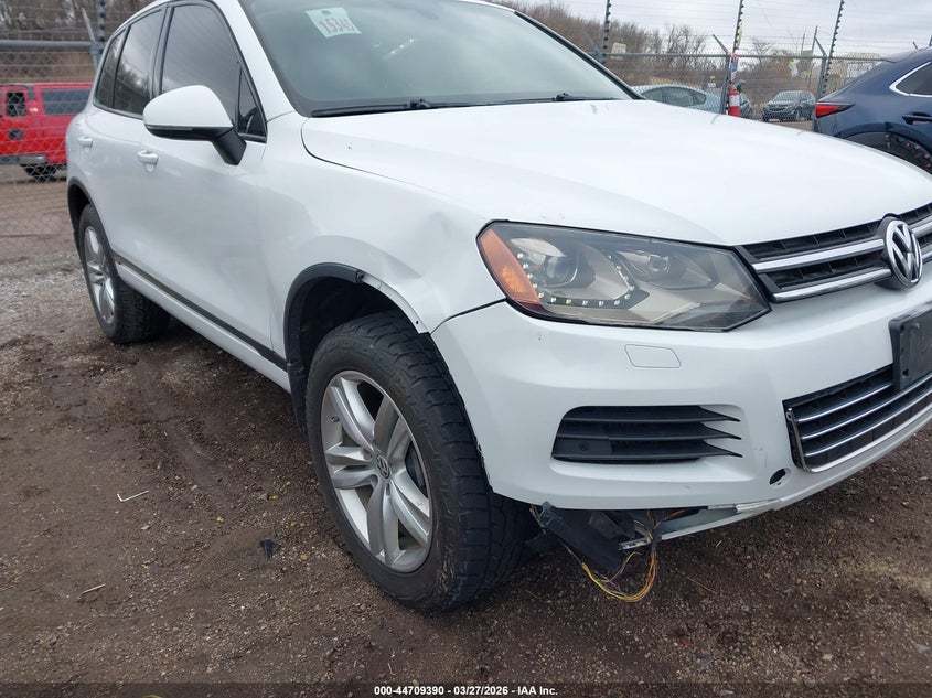 2013 Volkswagen Touareg Tdi Executive VIN: WVGEP9BP5DD006015 Lot: 44709390