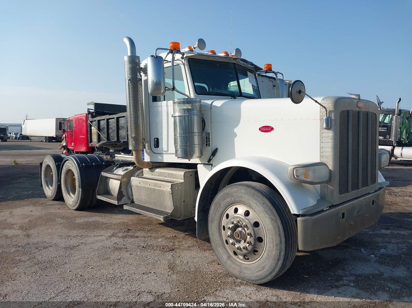 2015 PETERBILT 389