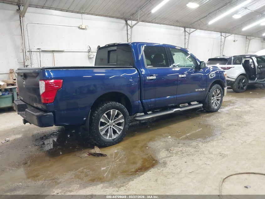 2017 Nissan Titan Sl