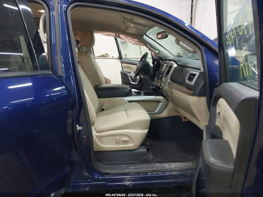 2017 Nissan Titan Sl