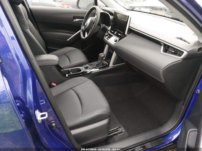 2025 Toyota Corolla Cross Xle