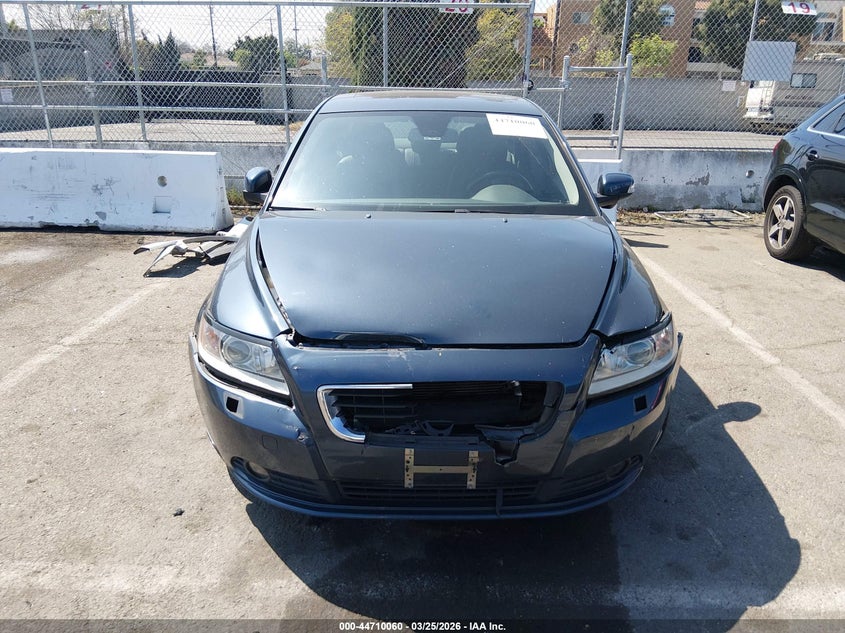 2011 Volvo S40 T5/T5 R-Design VIN: YV1672MS5B2535047 Lot: 44710060