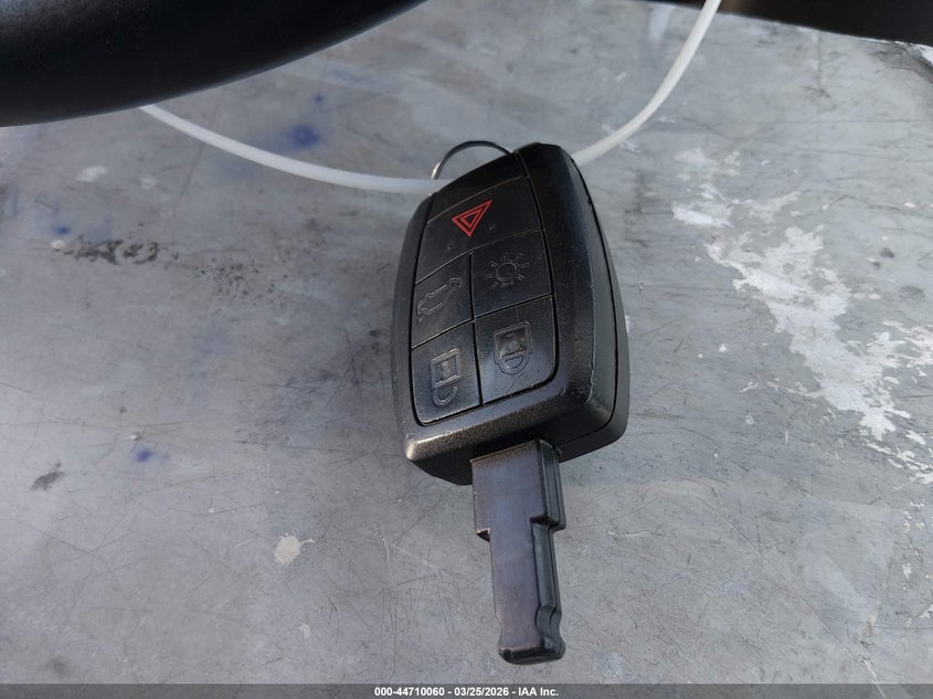 2011 Volvo S40 T5/T5 R-Design VIN: YV1672MS5B2535047 Lot: 44710060