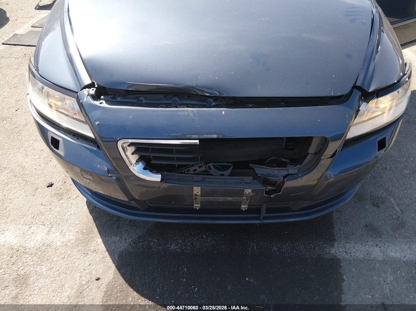 2011 Volvo S40 T5/T5 R-Design VIN: YV1672MS5B2535047 Lot: 44710060