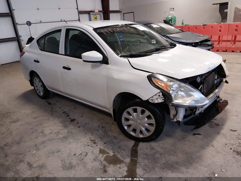 2018 Nissan Versa 1.6 S+