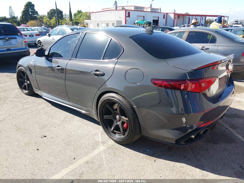 2018 Alfa Romeo Giulia Quadrifoglio Rwd