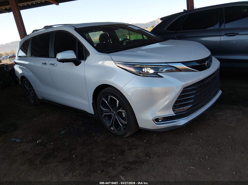 2025 Toyota Sienna Platinum