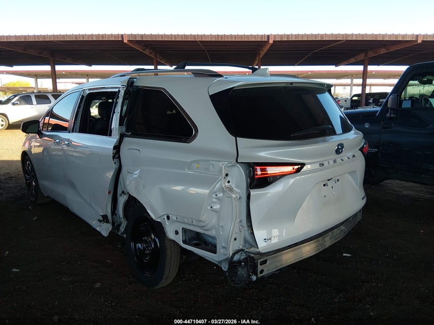 2025 Toyota Sienna Platinum