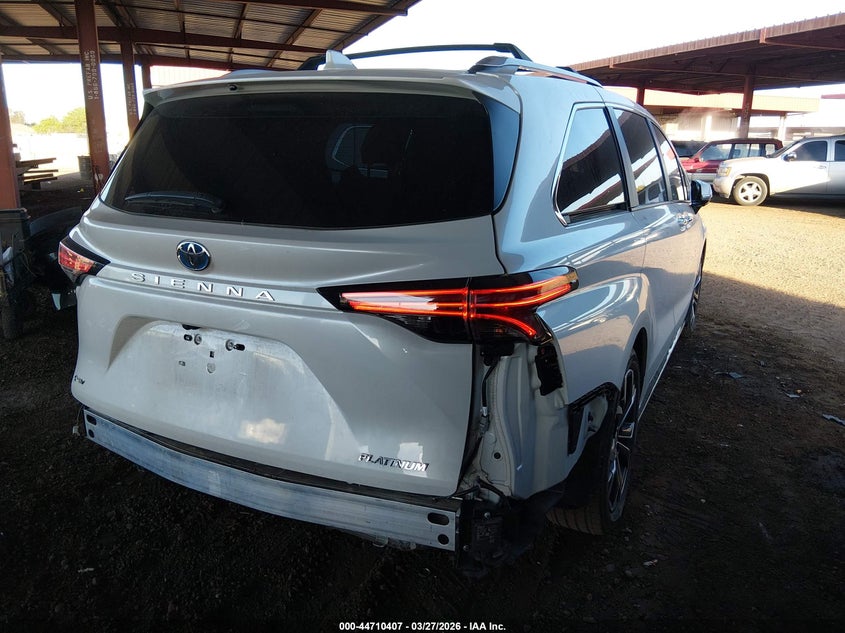 2025 Toyota Sienna Platinum