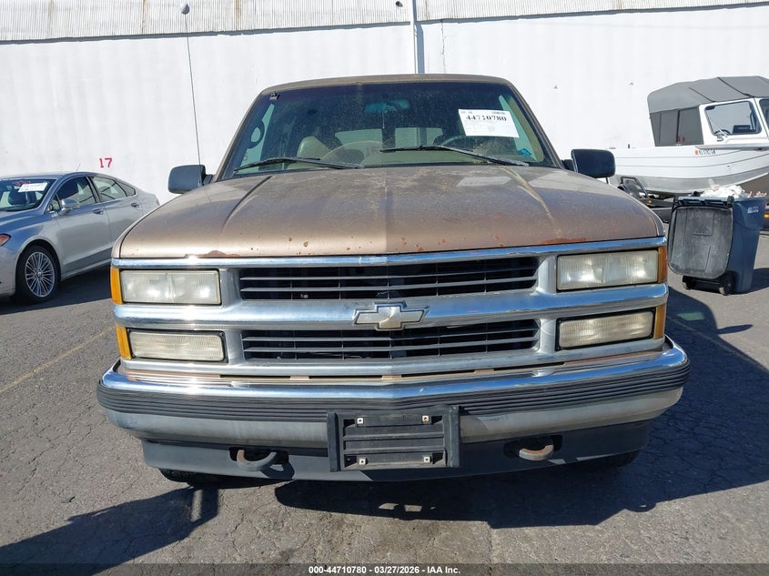 1995 Chevrolet Suburban K1500 VIN: 1GNFK16K4SJ422201 Lot: 44710780