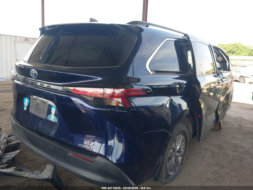 2021 Toyota Sienna Xle