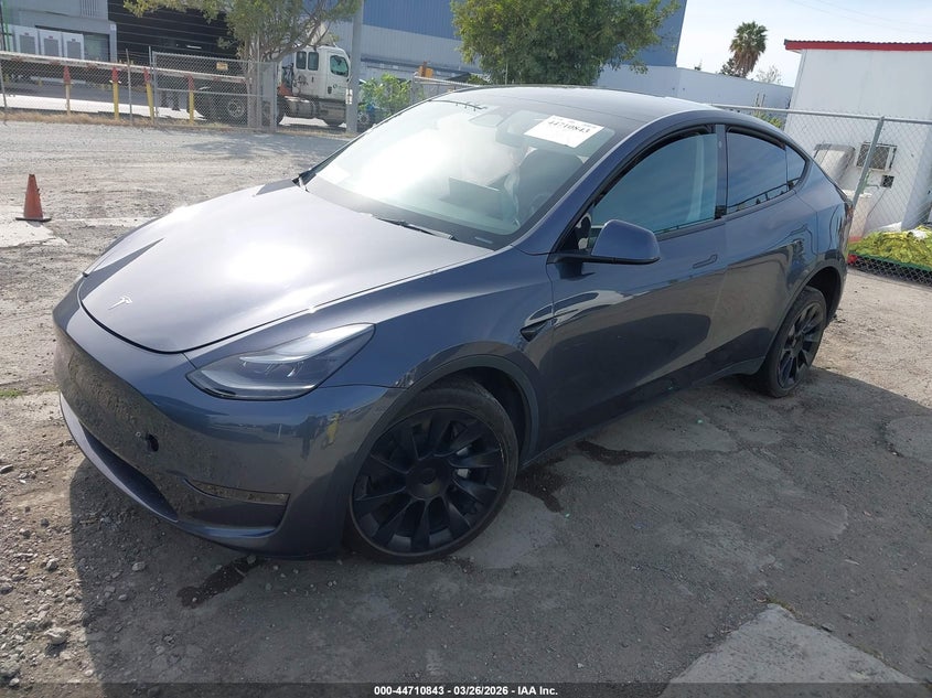 2022 Tesla Model Y Long Range Dual Motor All-Wheel Drive