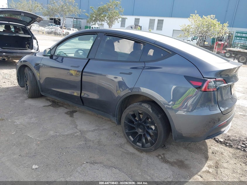 2022 Tesla Model Y Long Range Dual Motor All-Wheel Drive