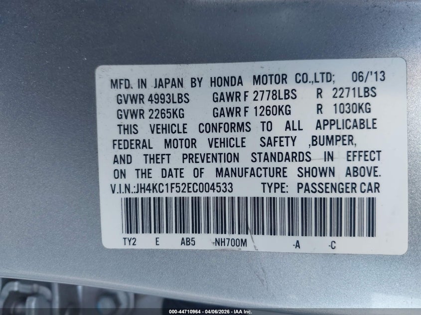 JH4KC1F52EC004533 2014 Acura RLX 3.5 Rlx silver