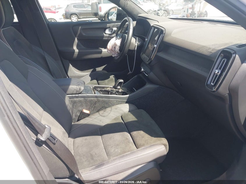 2022 Volvo C40 Recharge Pure Electric P8 Ultimate