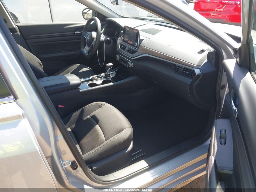 2024 Nissan Altima Sv Fwd